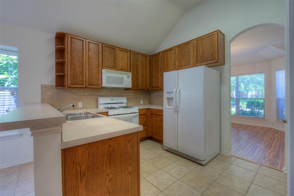 1632 Belvedere Pl - Photo 7