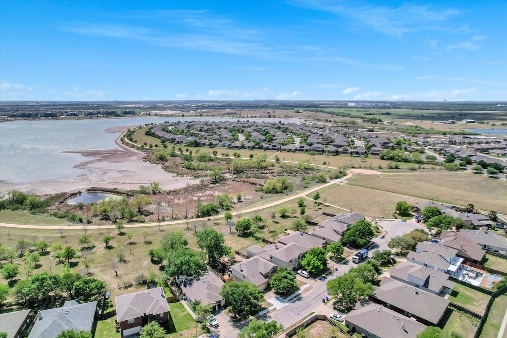 4029 Lake Edge Way - Photo 30