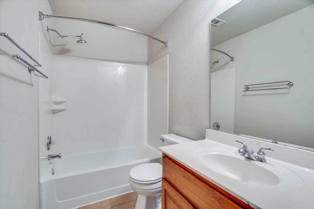 4029 Lake Edge Way - Photo 17