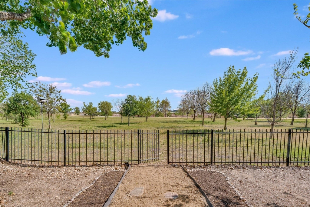 4029 Lake Edge Way - Photo 23