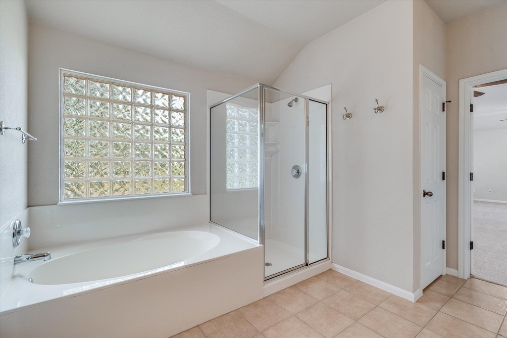 4029 Lake Edge Way - Photo 15