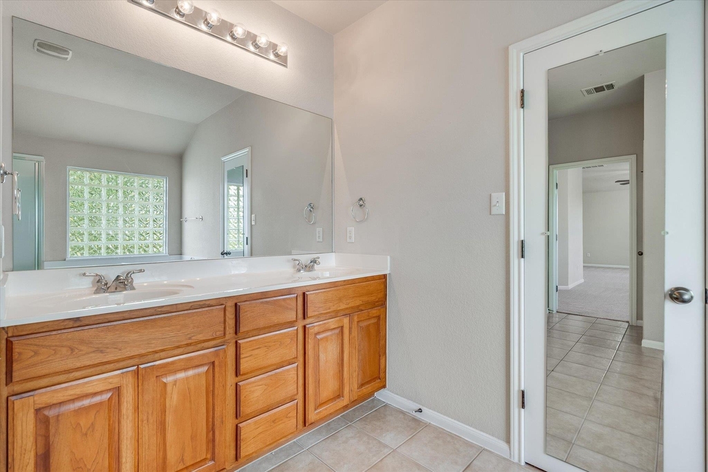 4029 Lake Edge Way - Photo 14