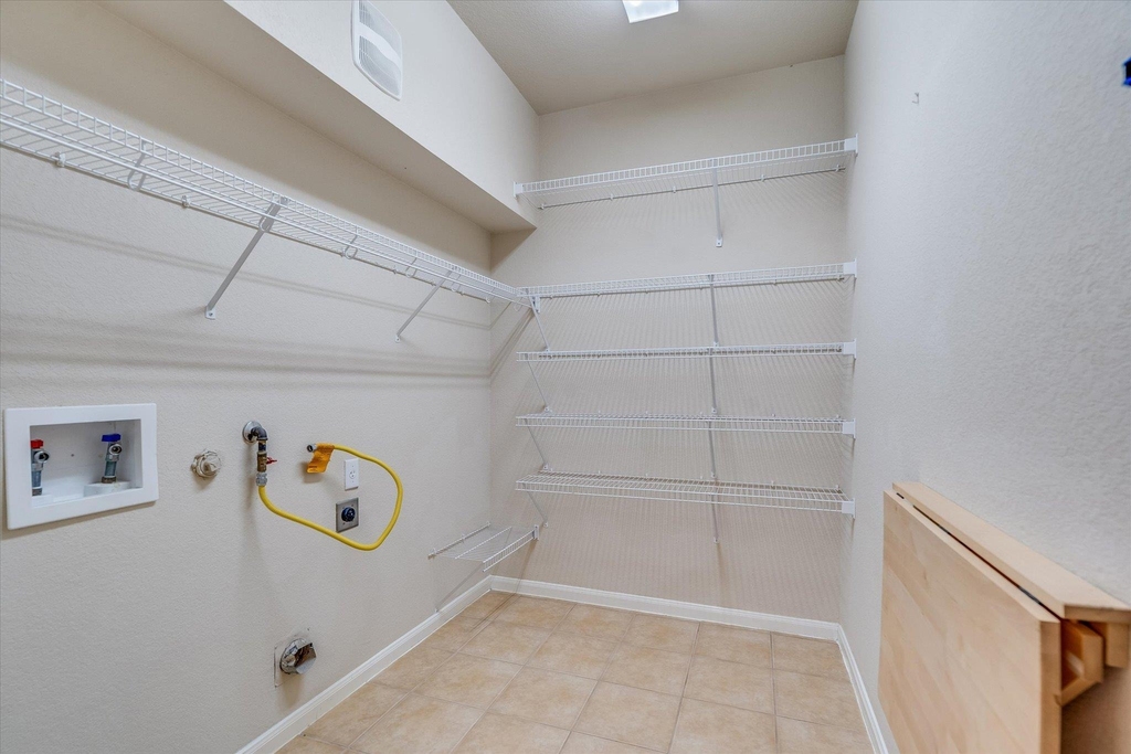 4029 Lake Edge Way - Photo 11