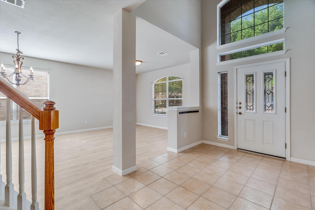 4029 Lake Edge Way - Photo 3