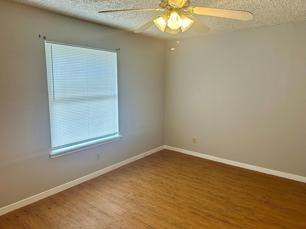 1103 Hillyer St - Photo 10
