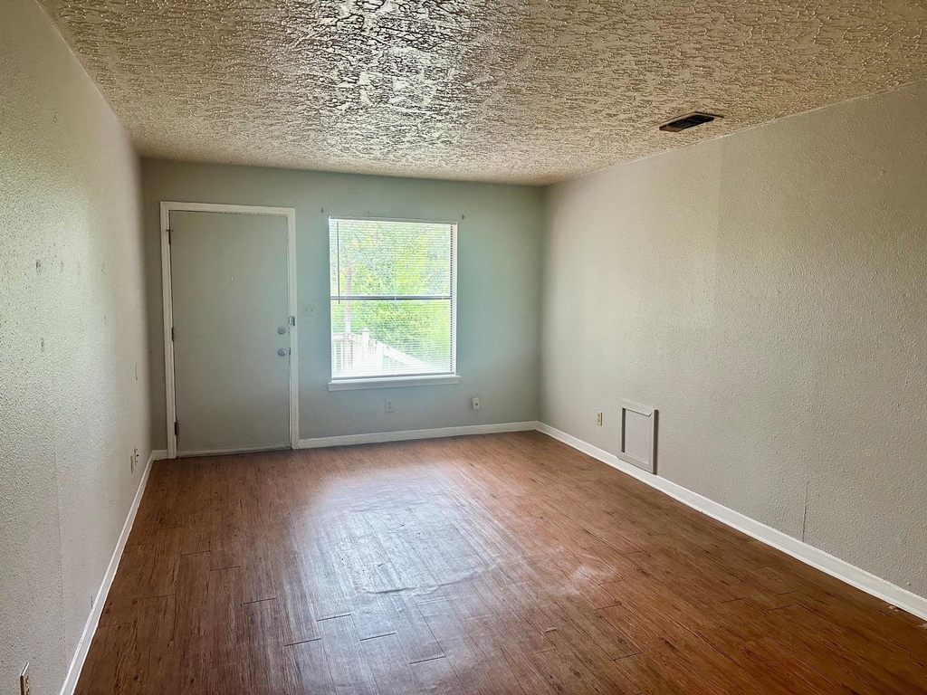 1103 Hillyer St - Photo 5