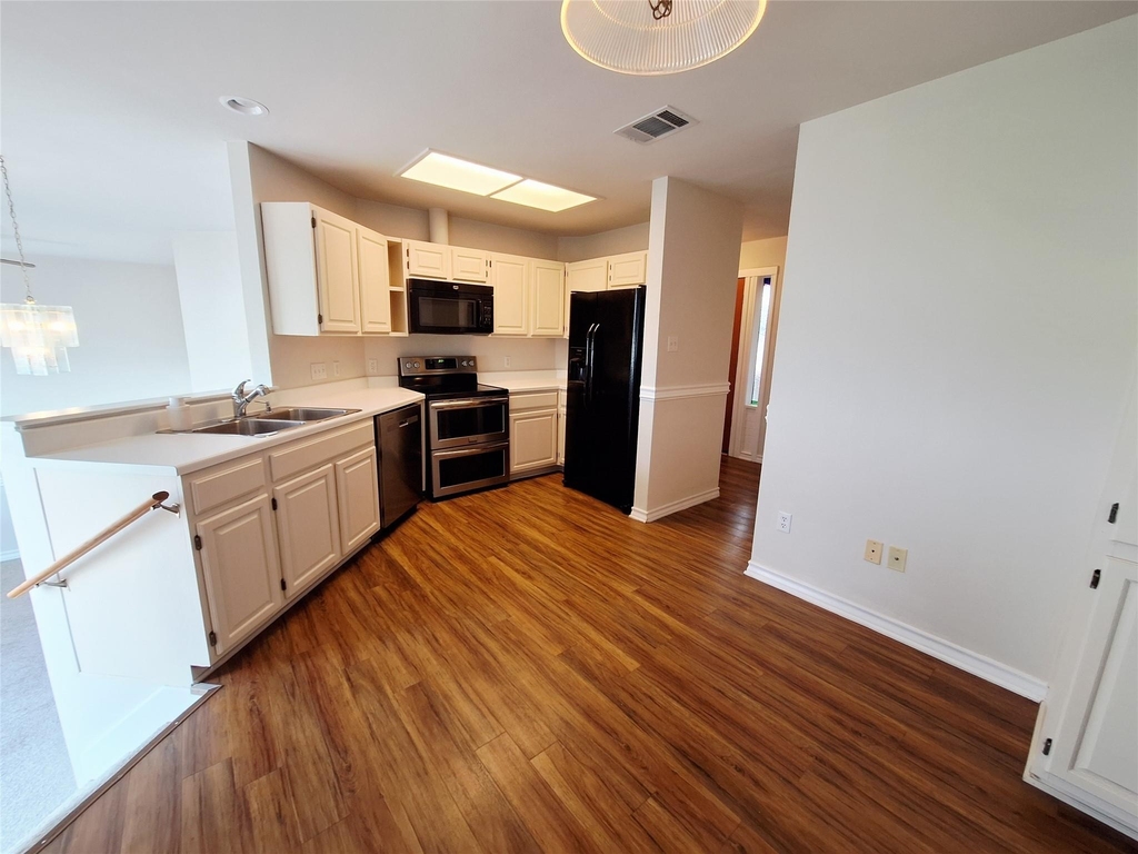 8310 Bar K Ranch Rd - Photo 14