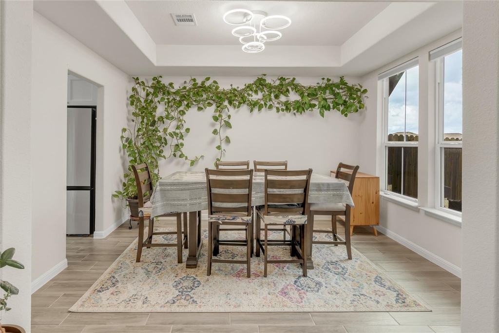 223 Balsam St - Photo 3