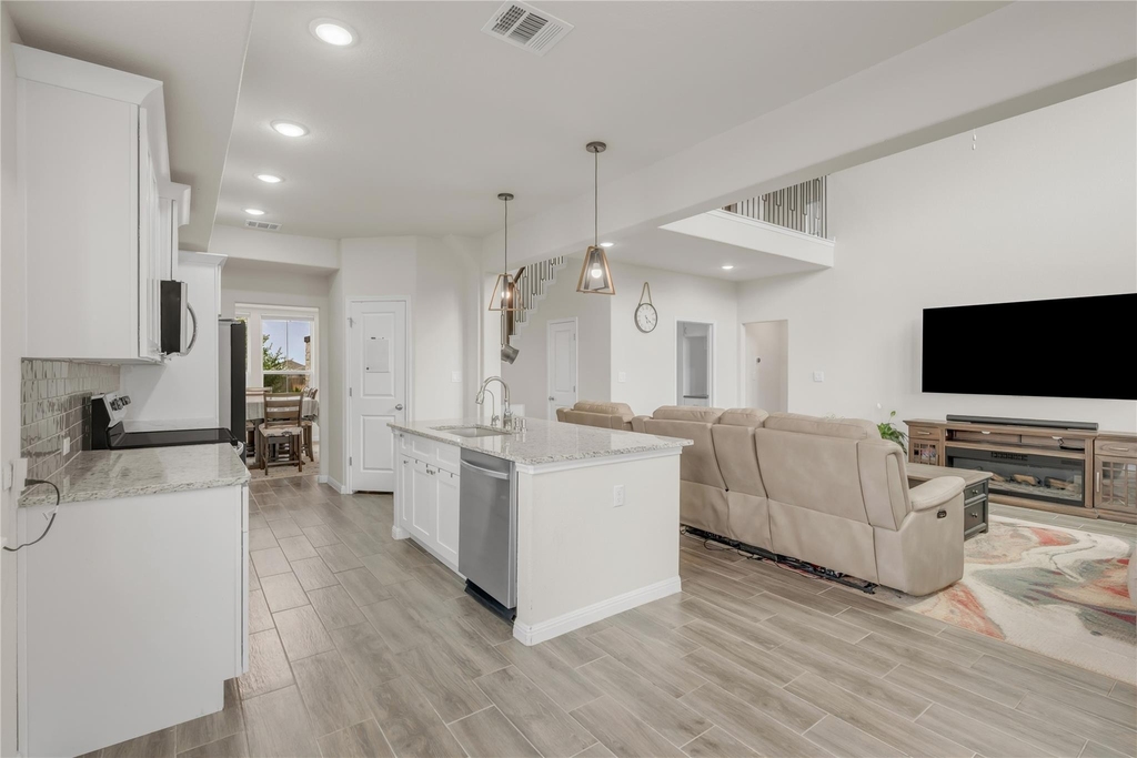 223 Balsam St - Photo 7