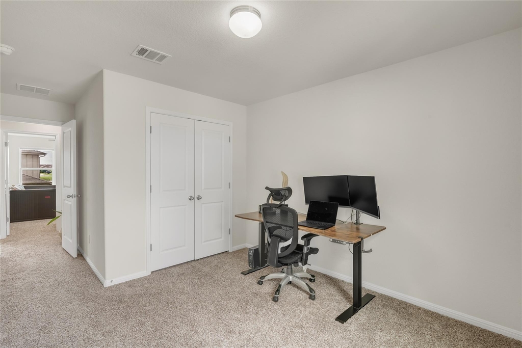 223 Balsam St - Photo 18