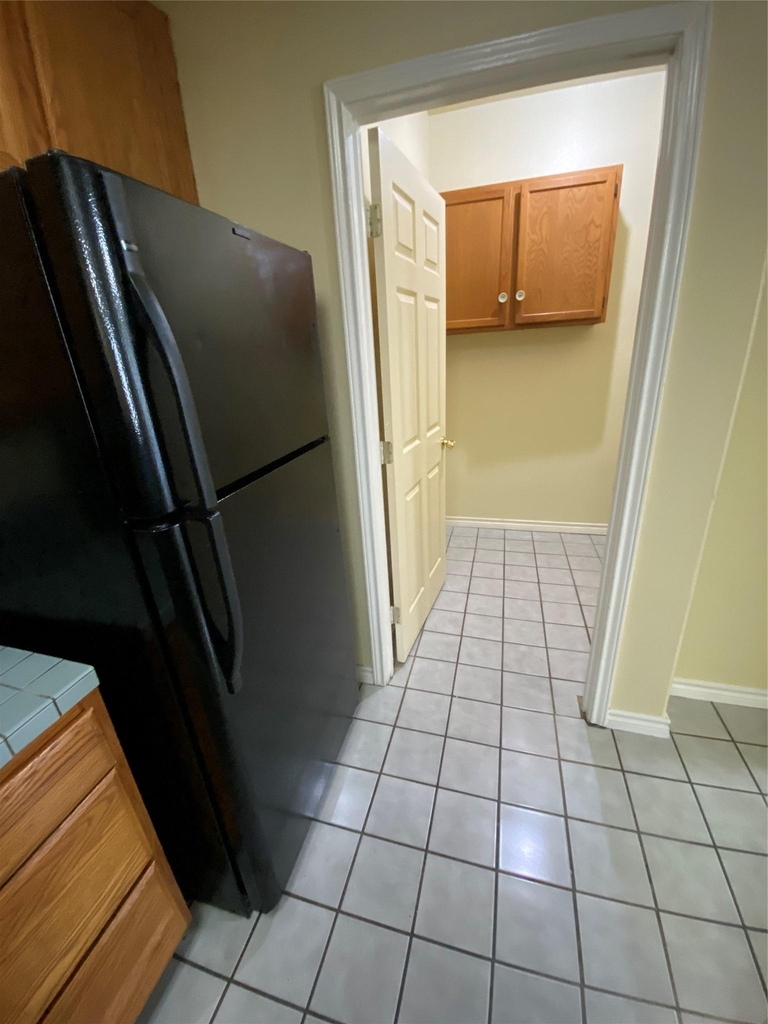 2605 Alcott Ln - Photo 4