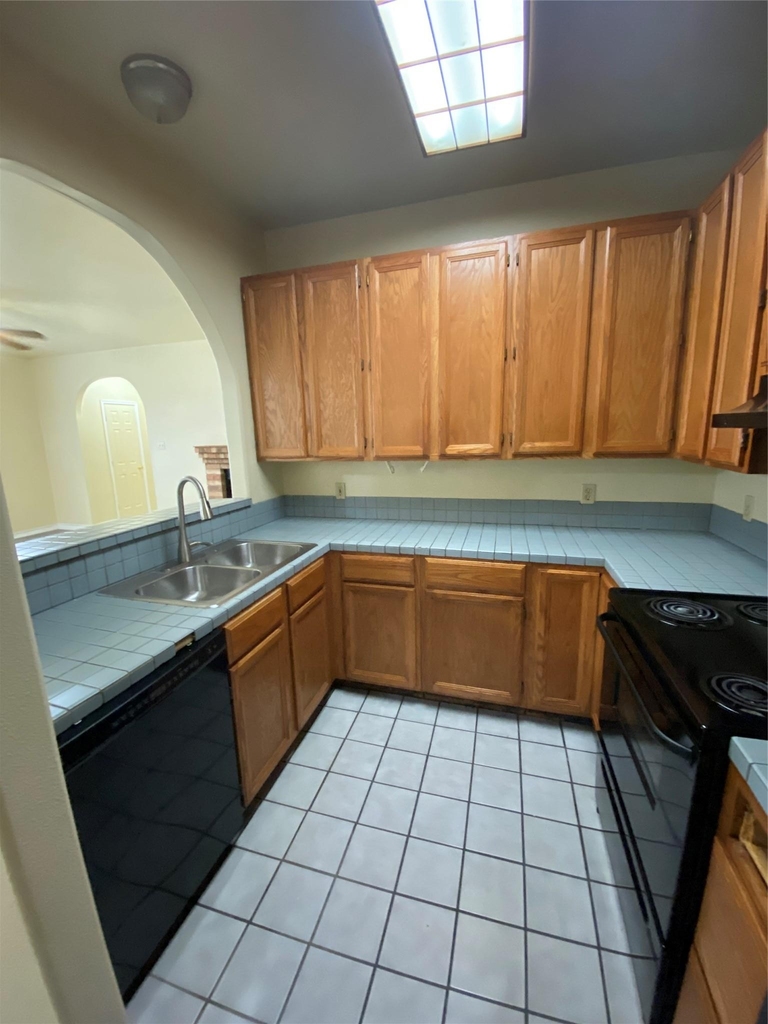 2605 Alcott Ln - Photo 3