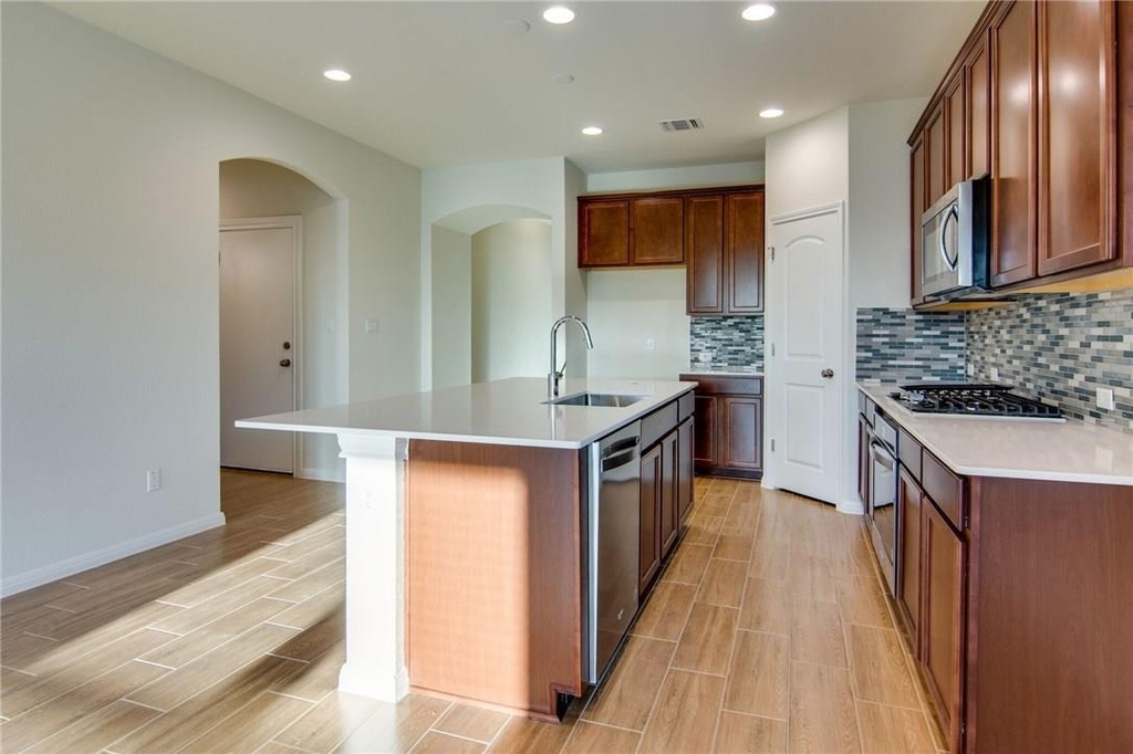 15900 Cessida St - Photo 11