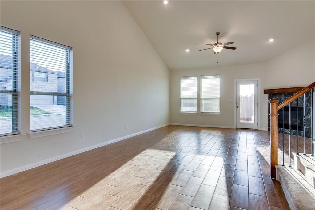 15900 Cessida St - Photo 14