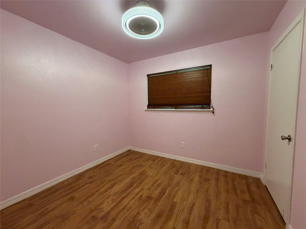 1200 Warrington Dr - Photo 6