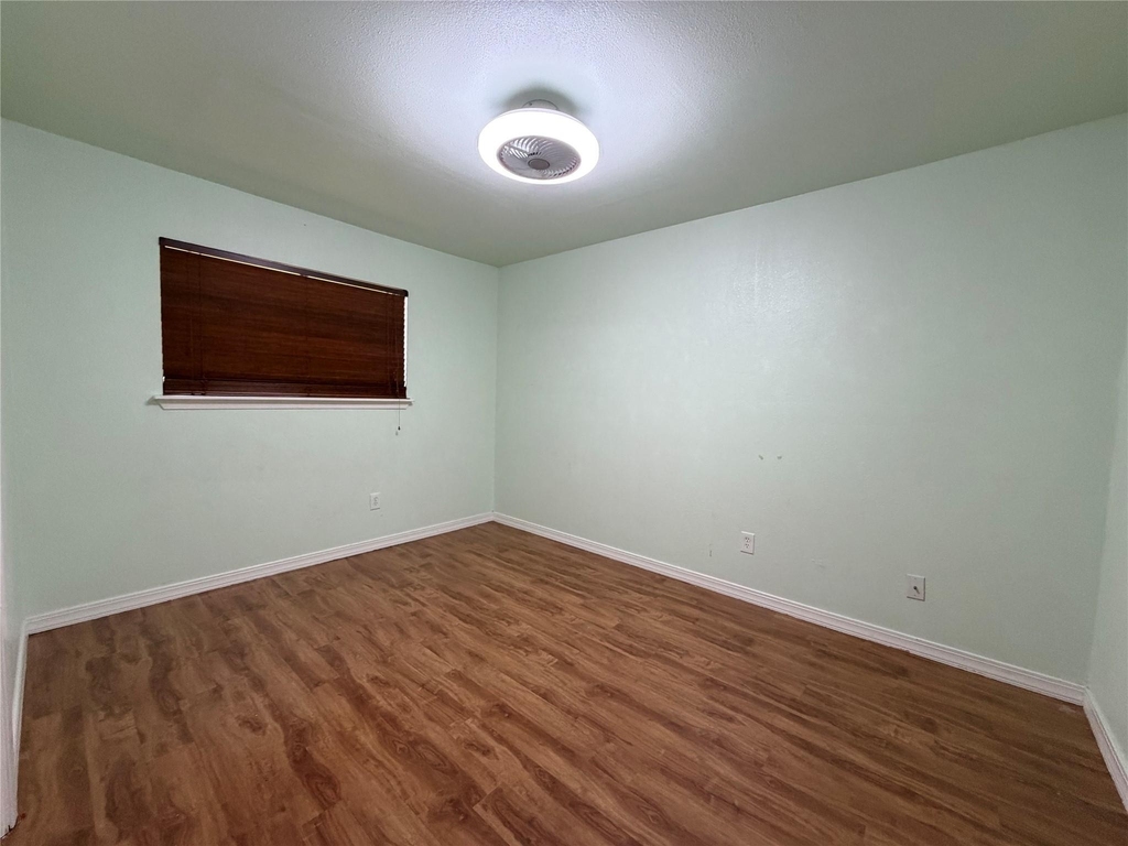 1200 Warrington Dr - Photo 5