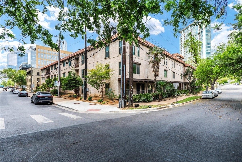 505 W 7th St - Photo 19