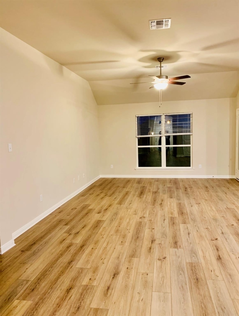 808 Fallbrook Dr - Photo 6