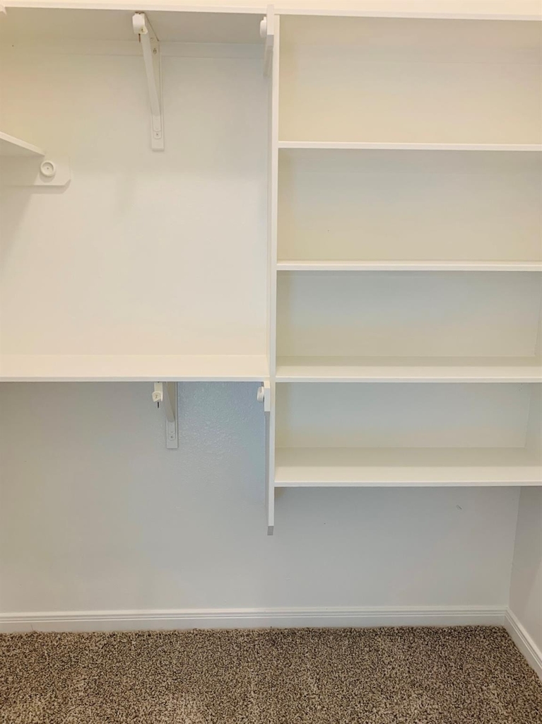 808 Fallbrook Dr - Photo 18