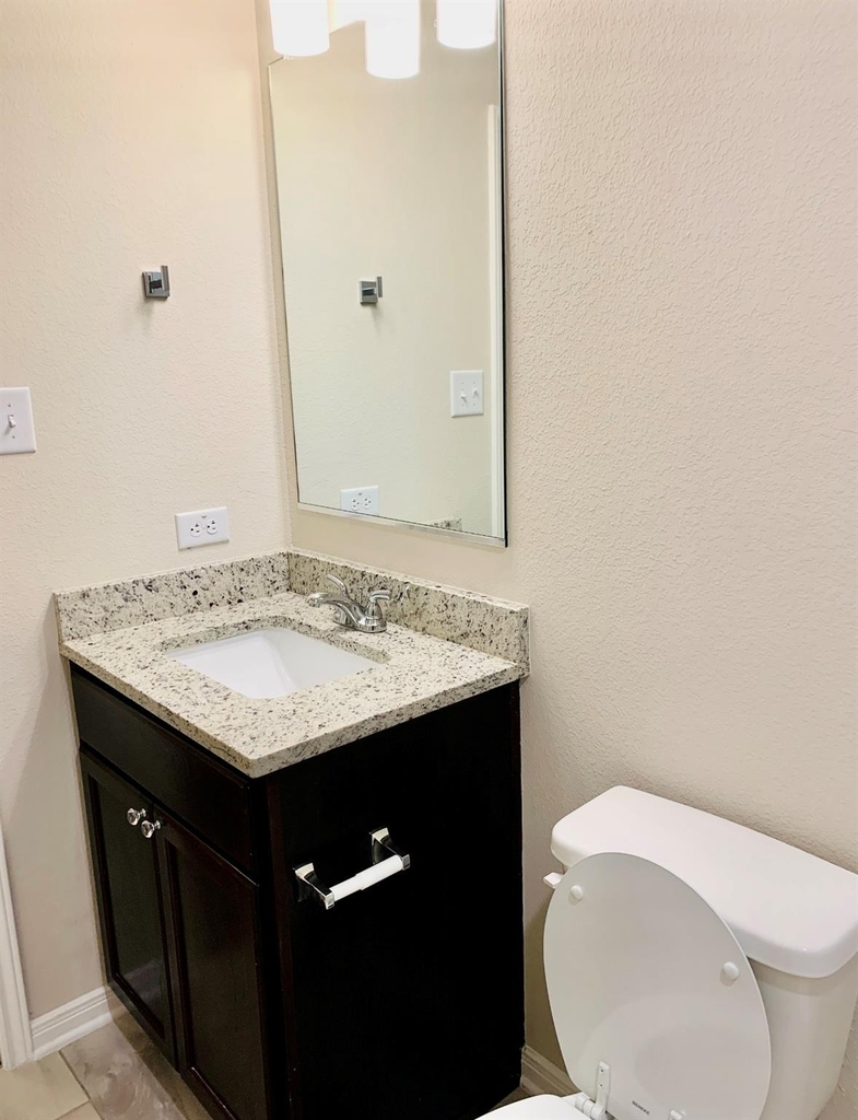 808 Fallbrook Dr - Photo 24