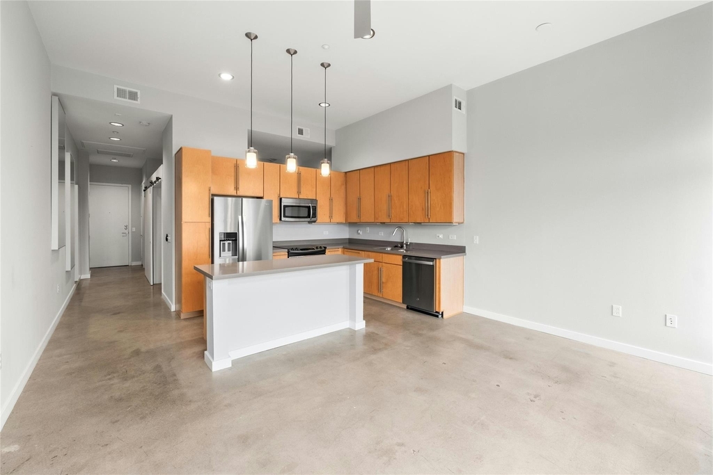 507 Sabine St - Photo 4