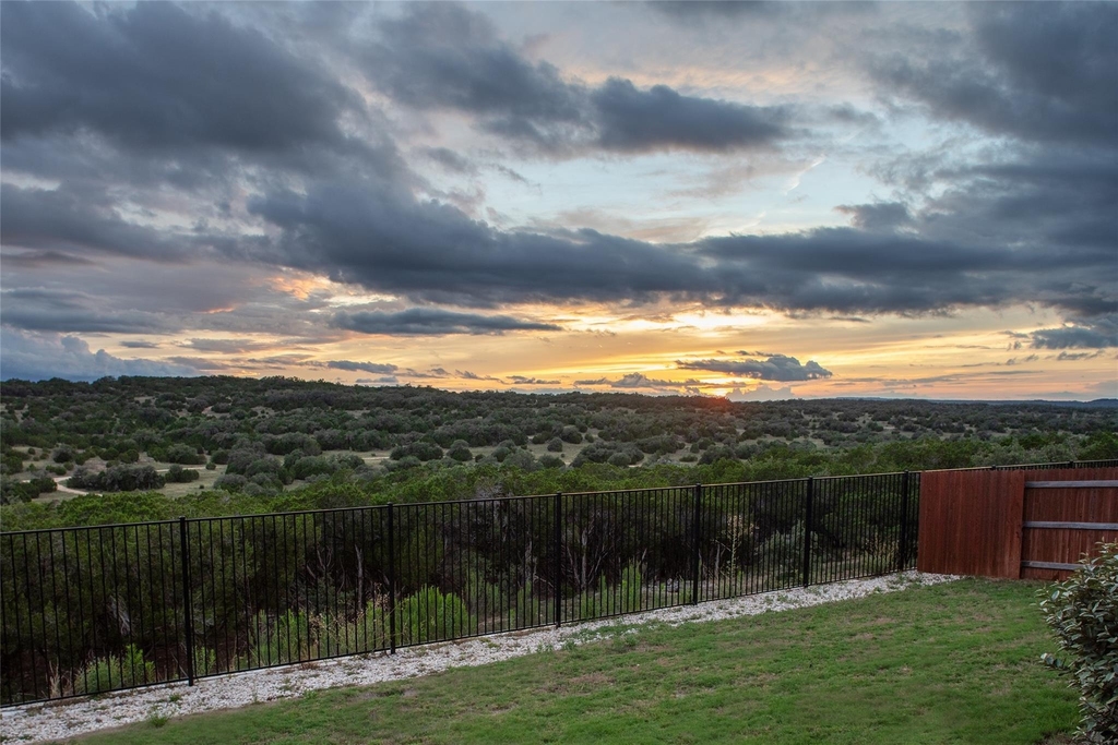 6808 Cliff Rose Dr - Photo 2