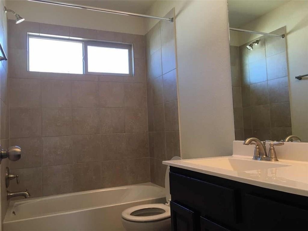 5708 Scenic Lake Dr - Photo 4