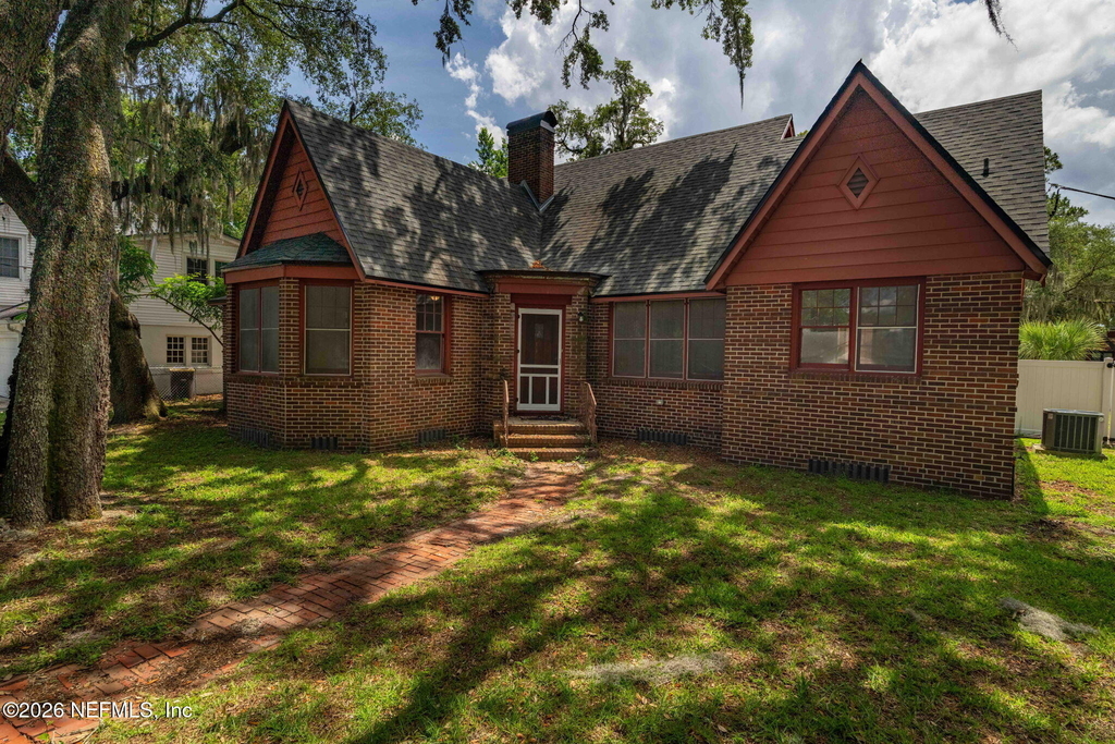 1406 Palmer Terrace - Photo 0