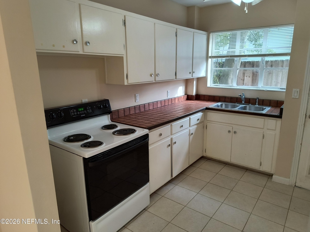 3018 Oak Street - Photo 1