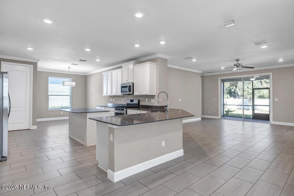 275 Renwick Parkway - Photo 4