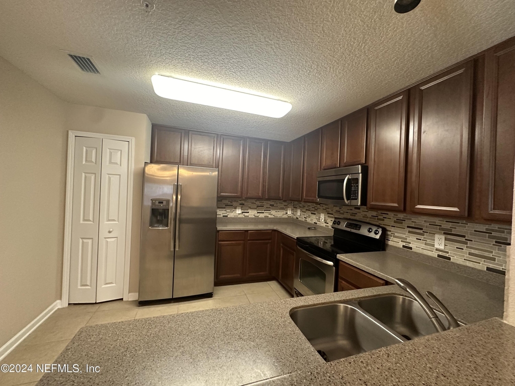 7062 Snowy Canyon Drive - Photo 5