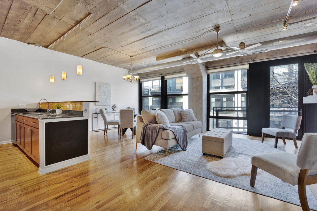 1070 W 15th Street - Photo 5