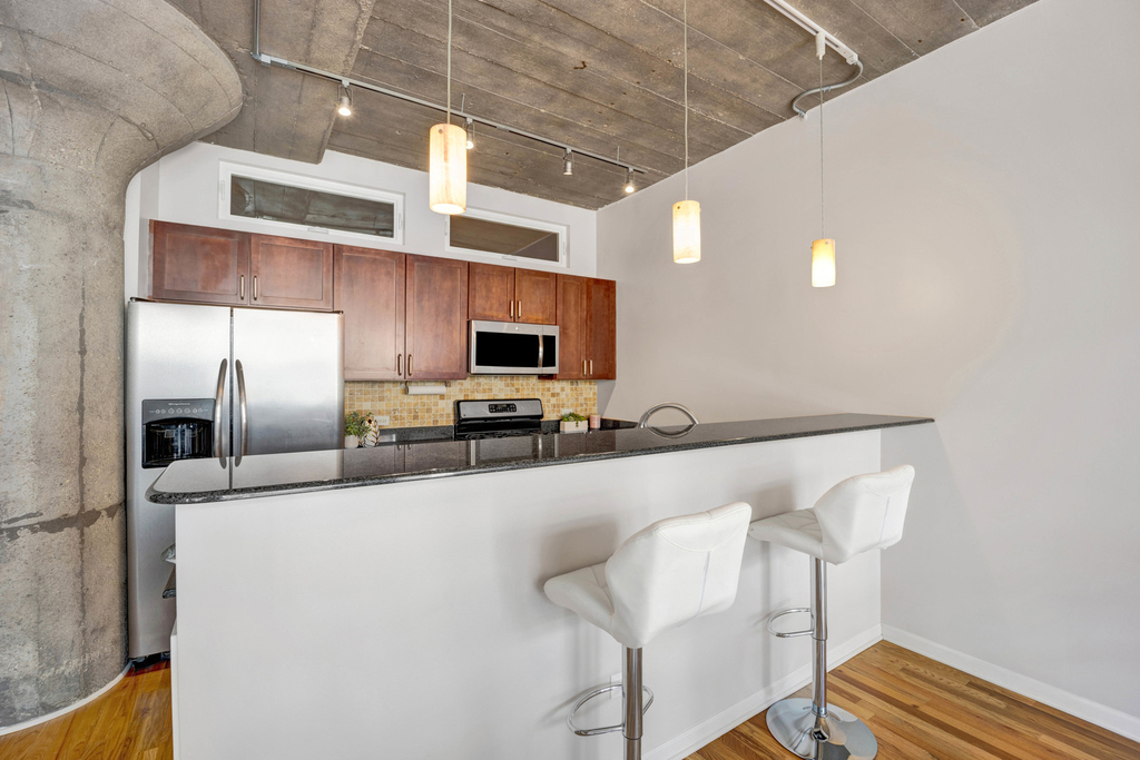 1070 W 15th Street - Photo 9