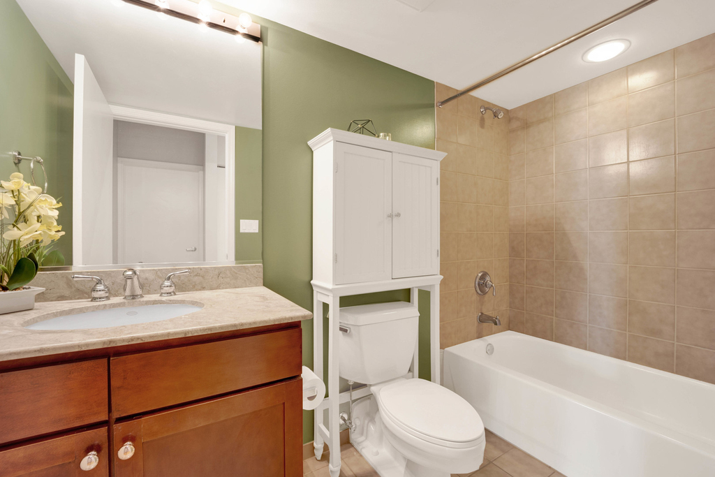 1070 W 15th Street - Photo 14