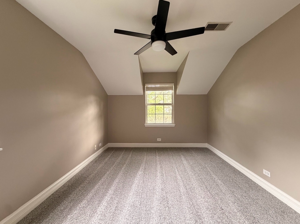 82 Holmes Way - Photo 10