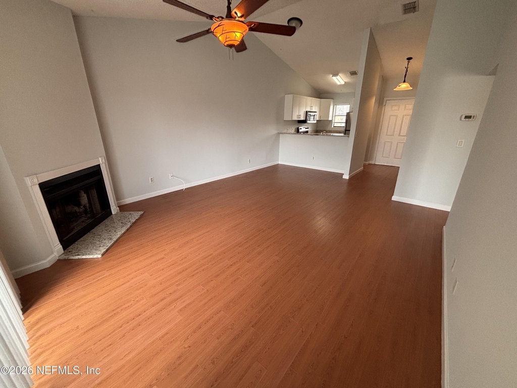 154 Governor Street - Photo 8