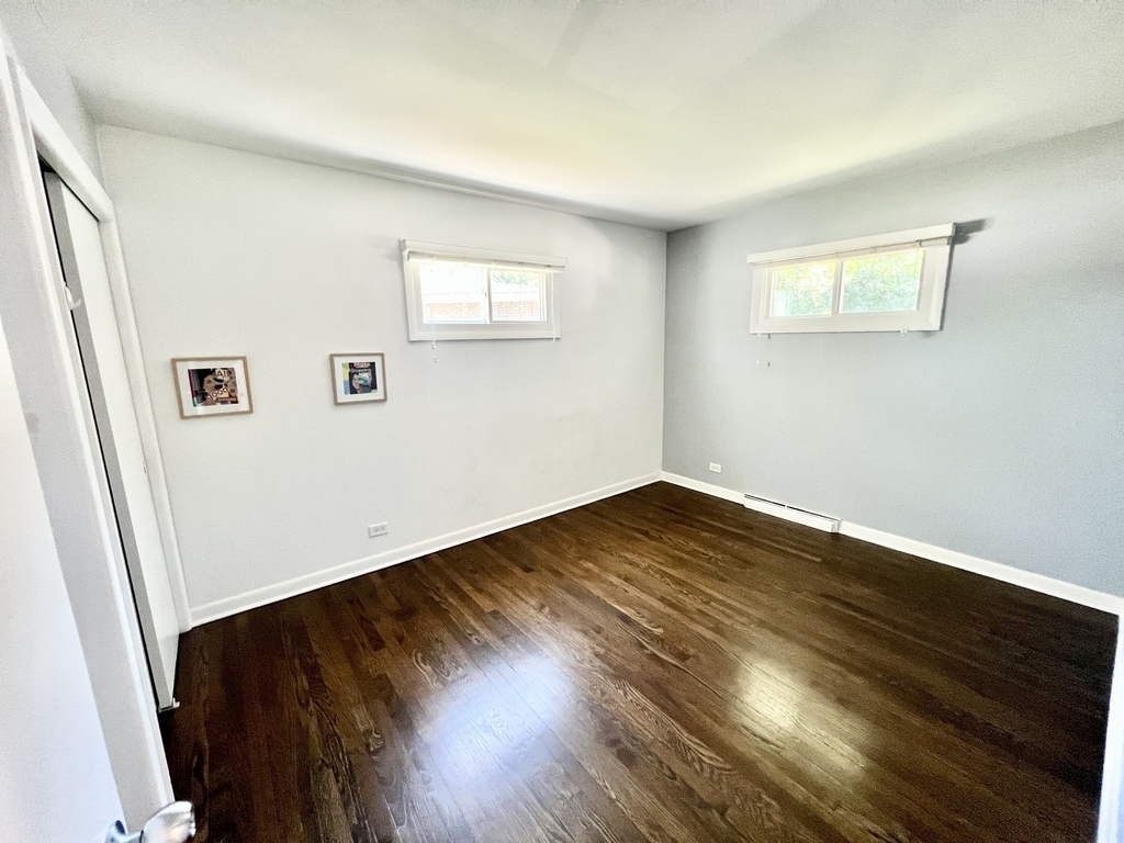 128 E Normandy Drive - Photo 8