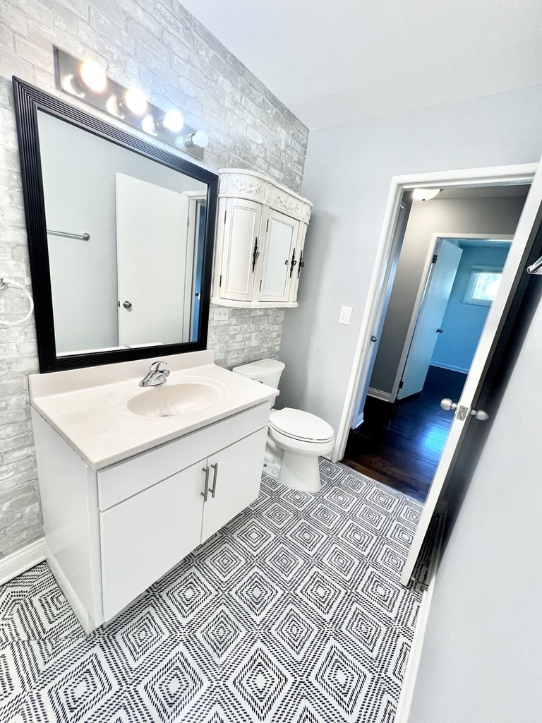 128 E Normandy Drive - Photo 13