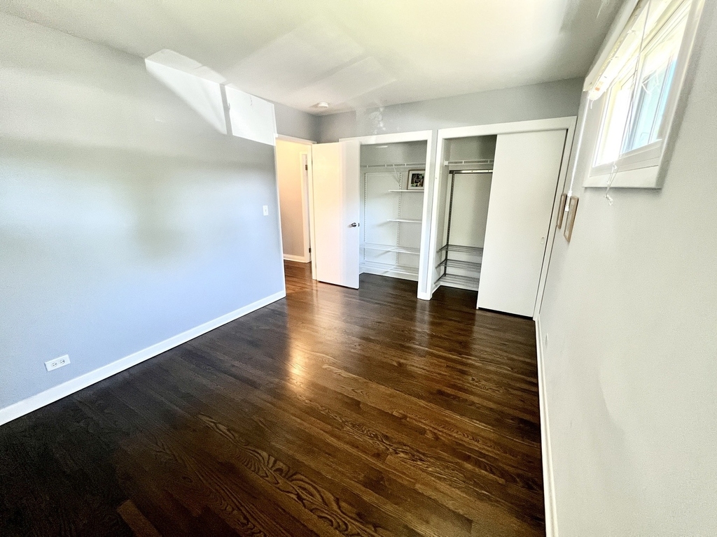 128 E Normandy Drive - Photo 10