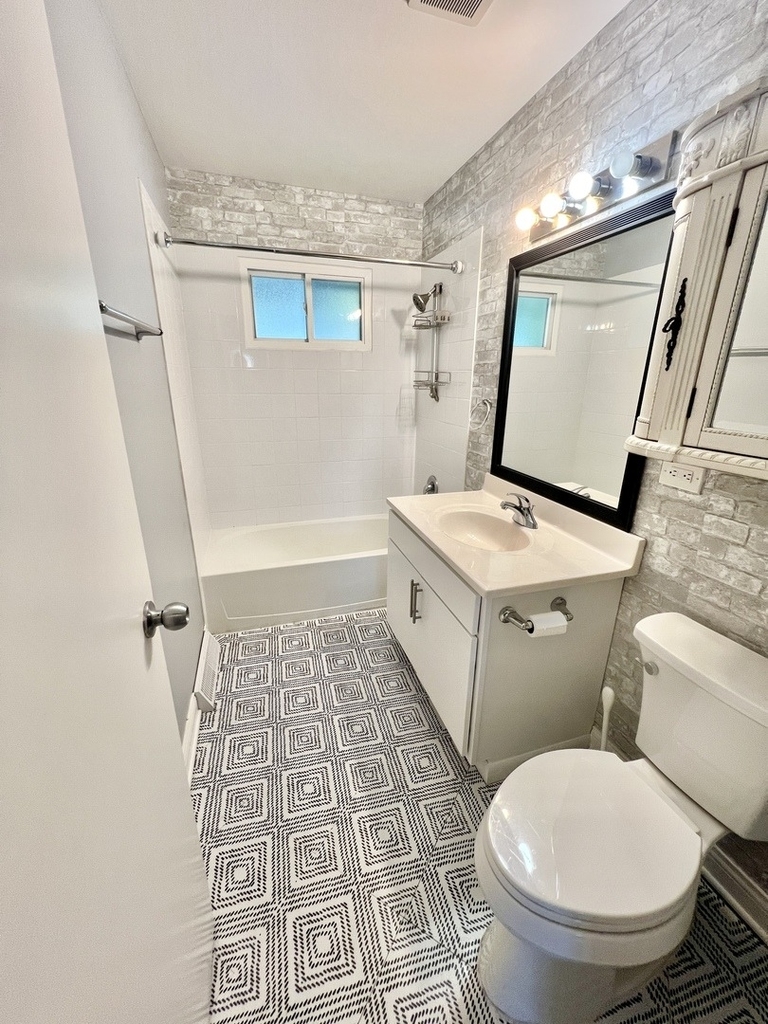 128 E Normandy Drive - Photo 12