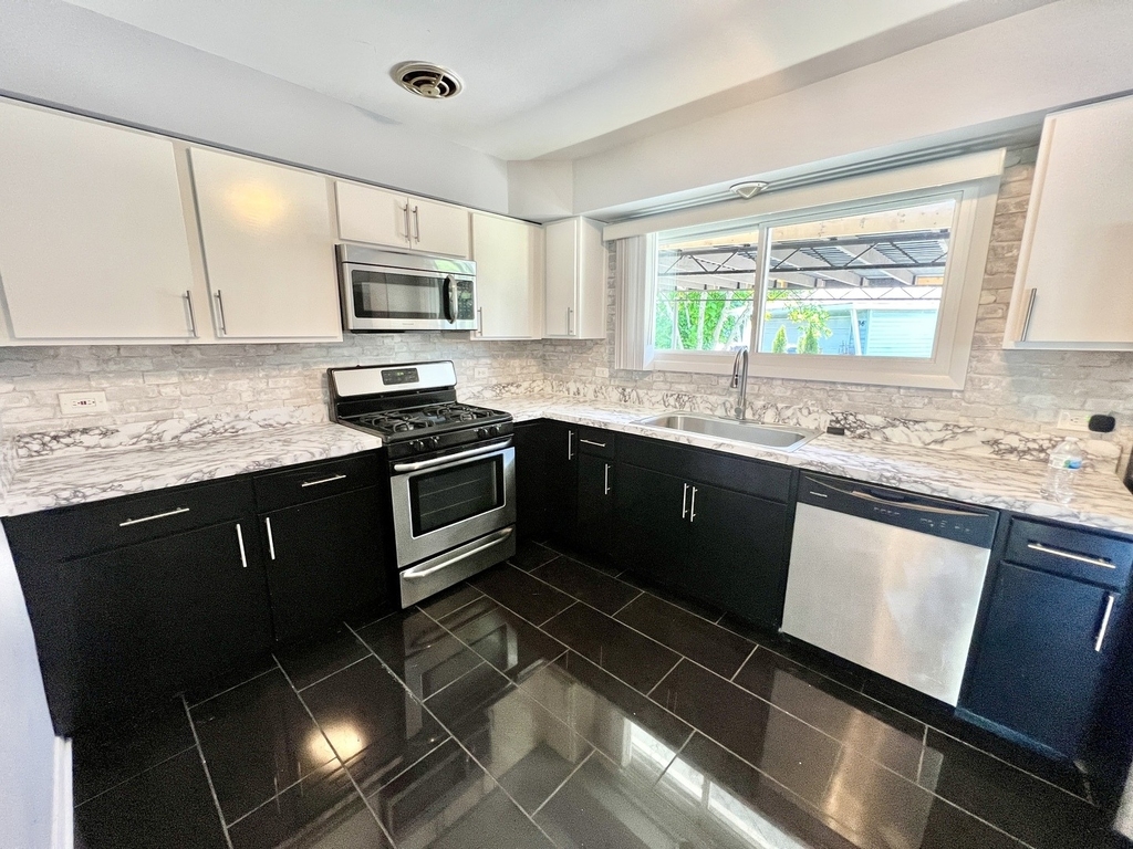 128 E Normandy Drive - Photo 6