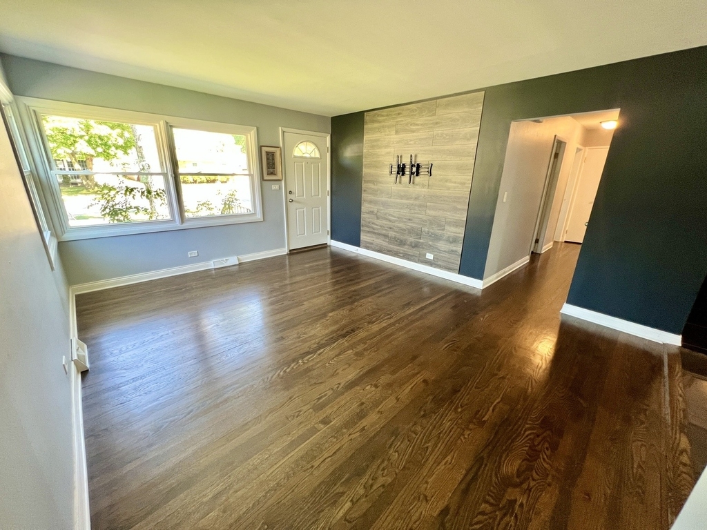 128 E Normandy Drive - Photo 5