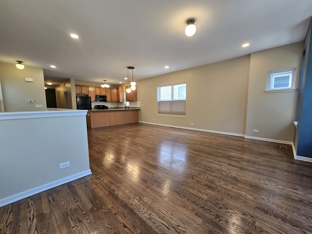 1844 N Lockwood Avenue - Photo 4