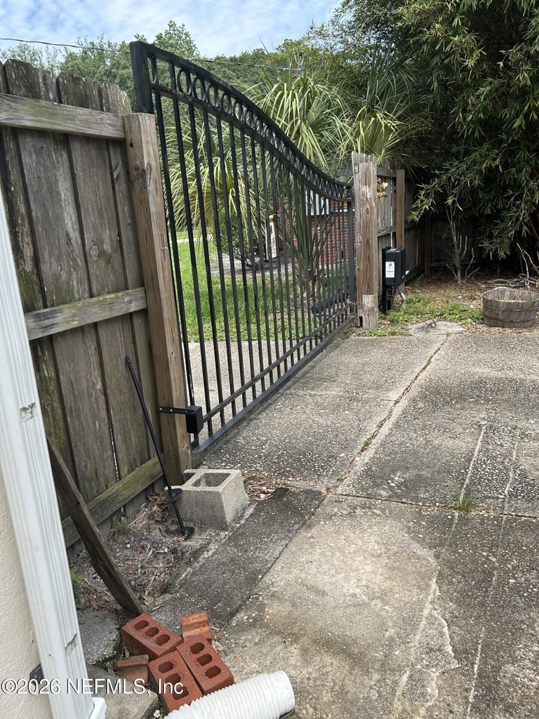 2449 Jose Circle N - Photo 17