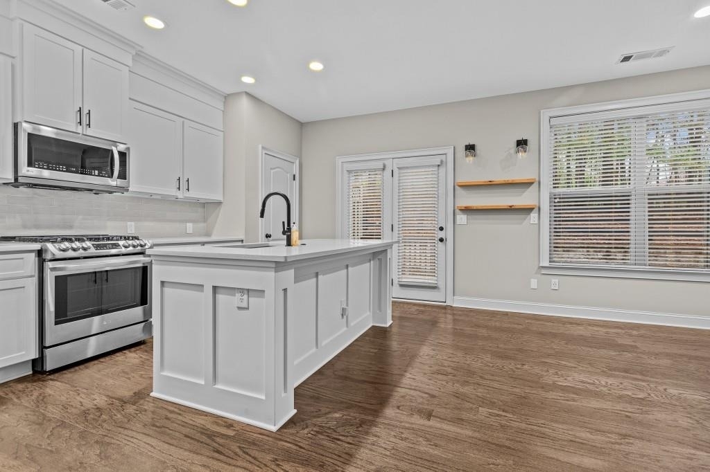 3209 Hallmark Lane - Photo 3