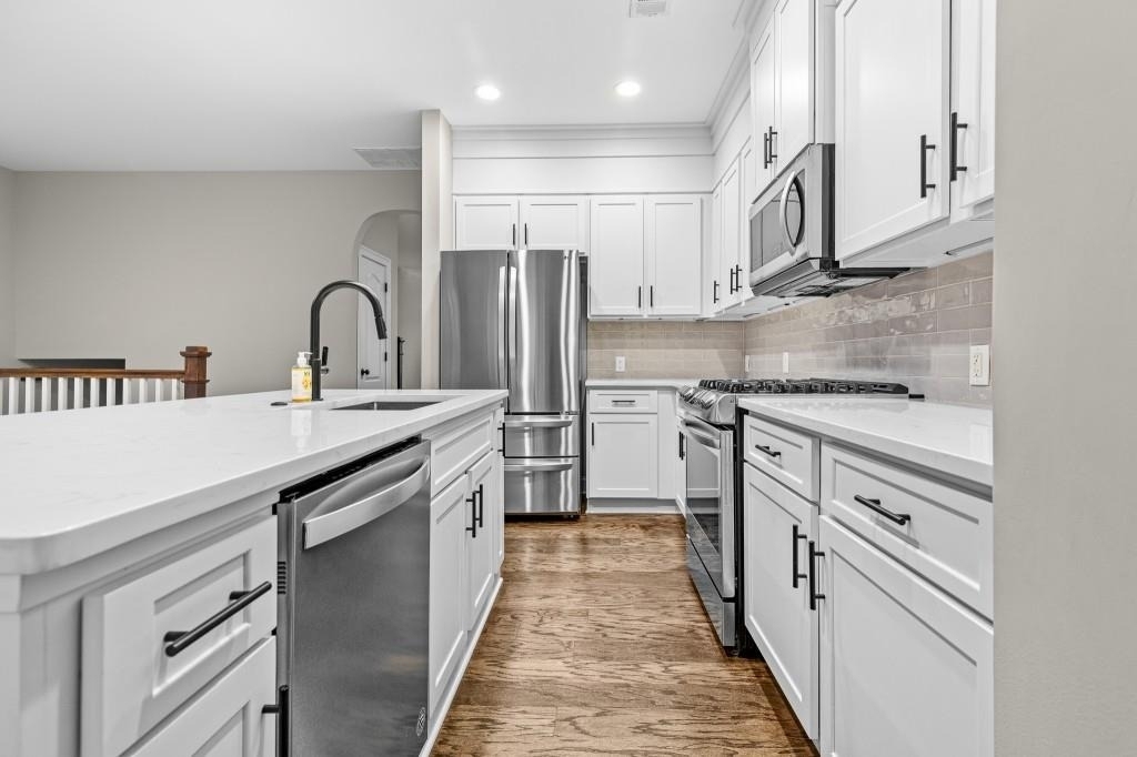 3209 Hallmark Lane - Photo 9