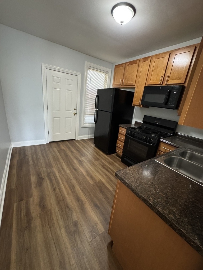 3434 W Le Moyne Street - Photo 4
