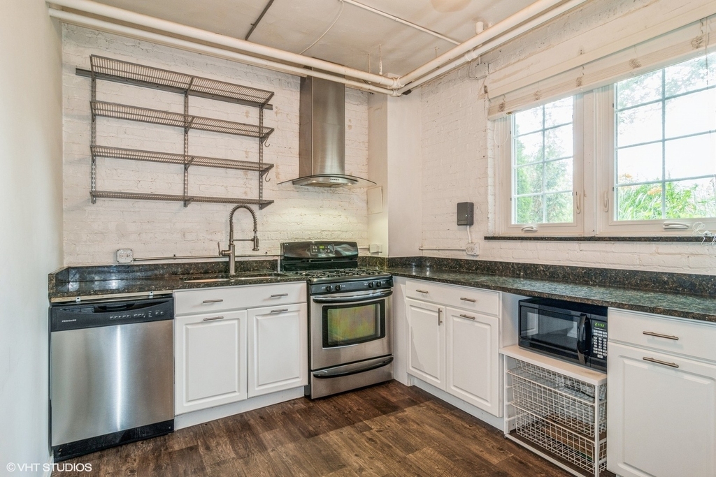 1443 Bonnie Brae Place - Photo 3