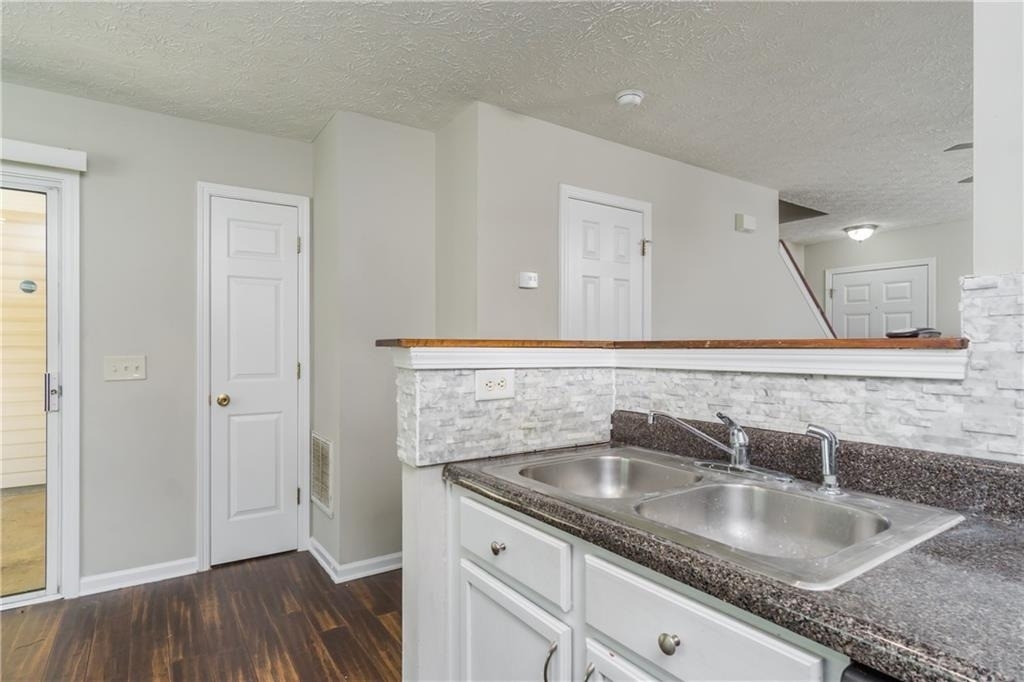 5765 Ridge Stone Way - Photo 8