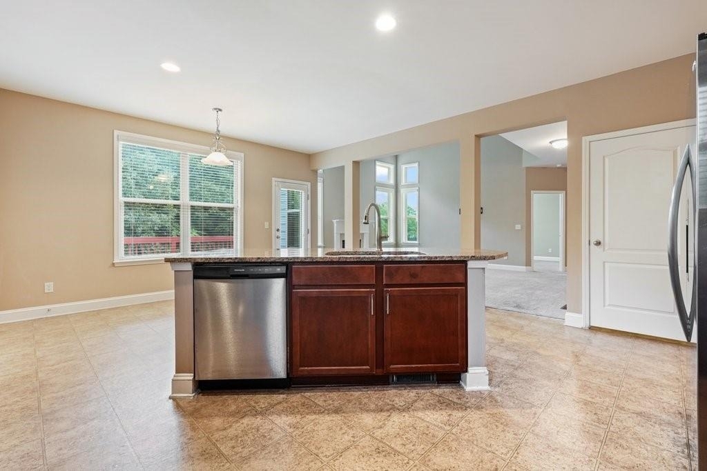 1010 Chelsey Way - Photo 16